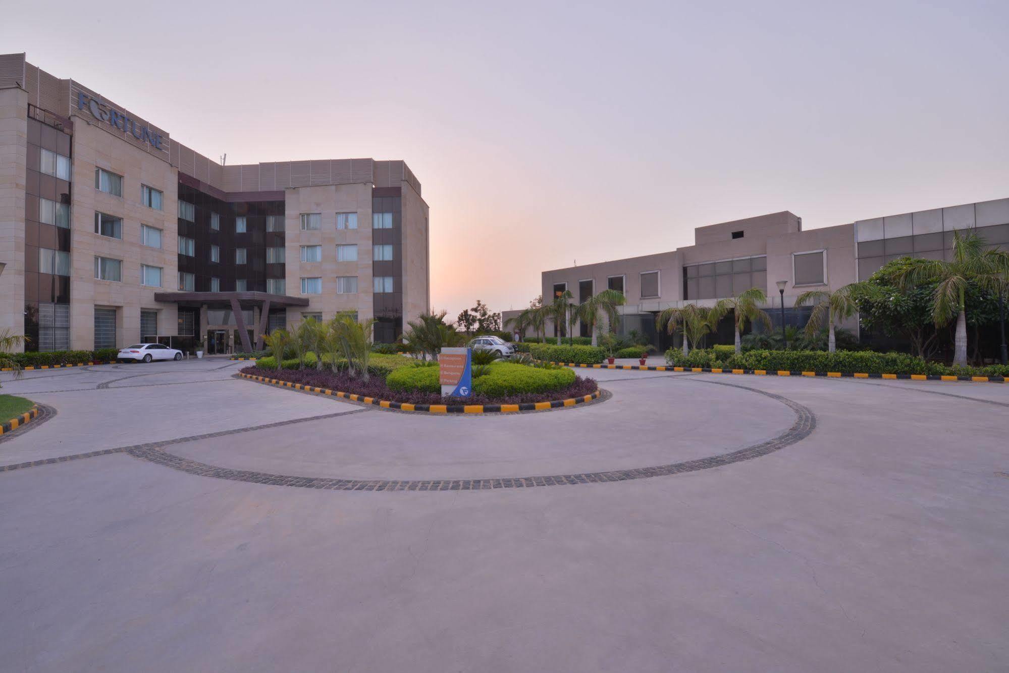 Fortune Park Orange - Member ITC Hotel Group, Bhiwadi Exterior foto
